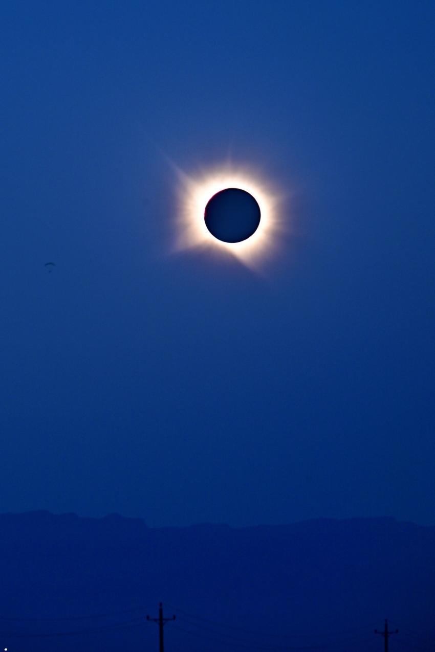 Ian Howarth witnessed totality in Ebro Delta in Spain.