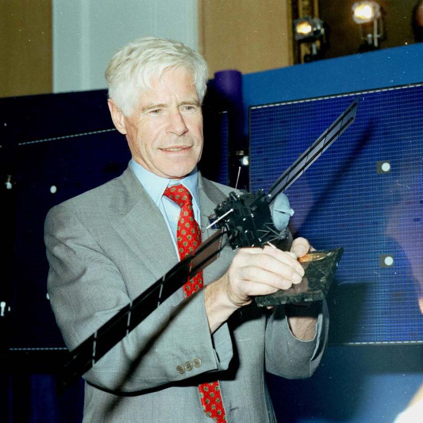 Roger Bonnet.